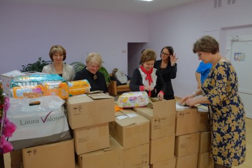 Ухтинские педагоги передали подарки в Дом ребёнка