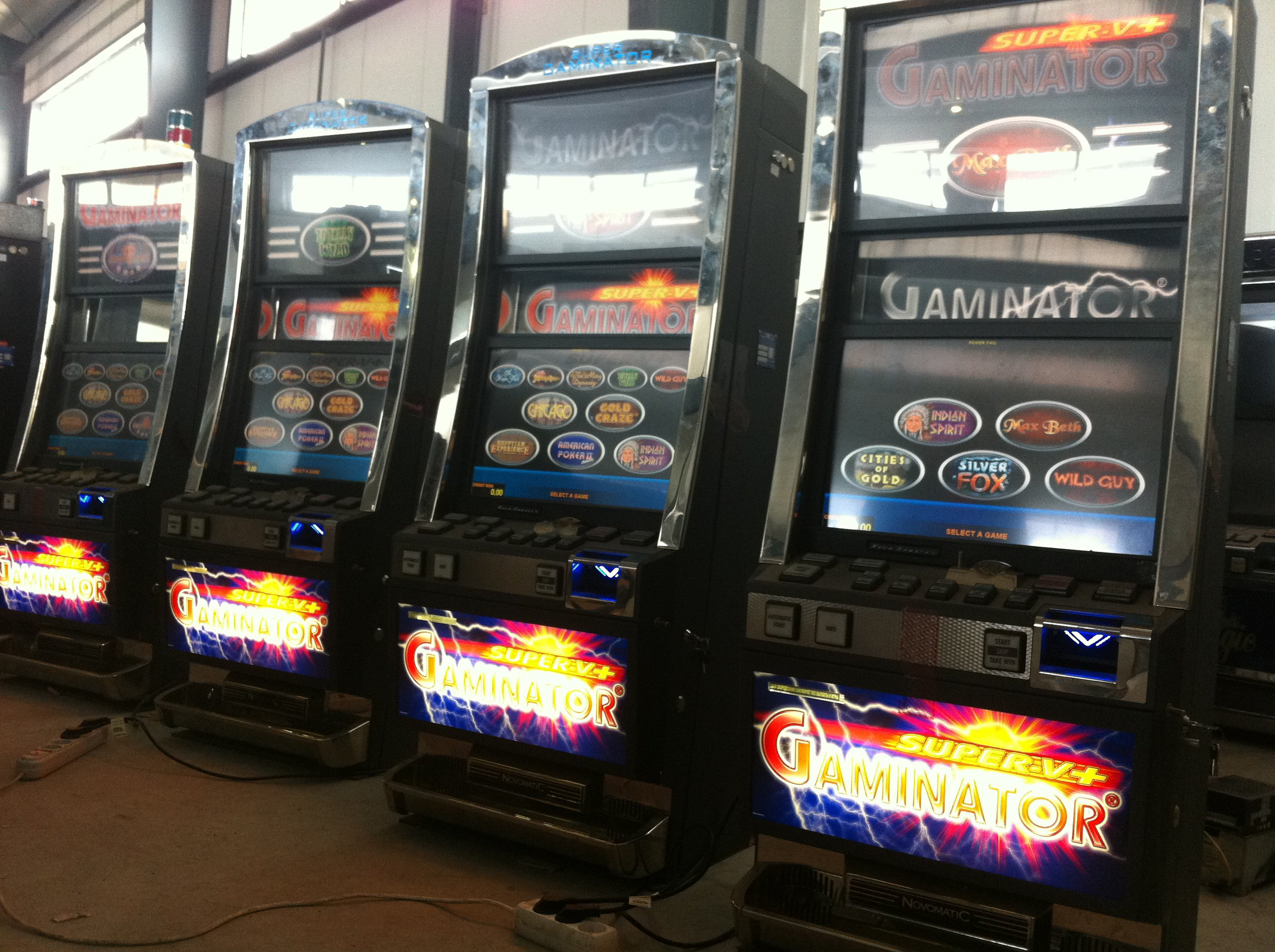 игровые автоматы играть на деньги гаминаторы