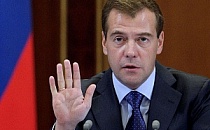 Медведев назвал "жуликами" власти Украины из-за долга перед Россией
