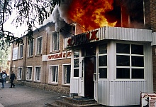 В Коми осужденный к пожизненному заключению поджигатель ТЦ "Пассаж" требует более пяти млн рублей