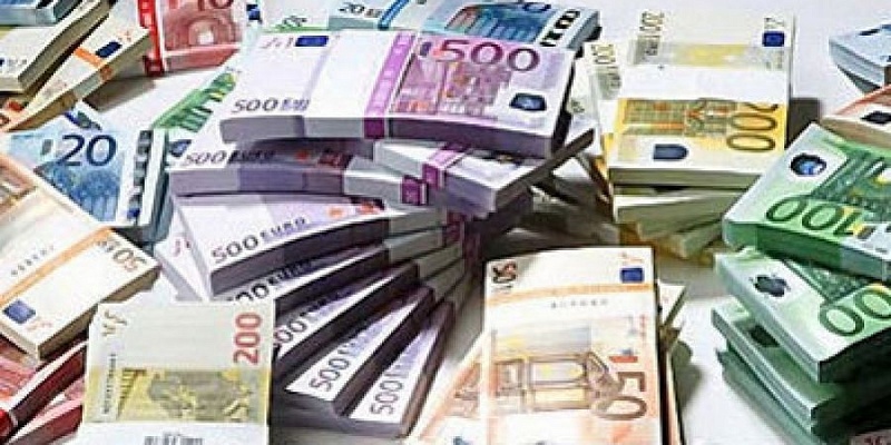 У родных арестованного полковника обнаружено на счетах 300 млн евро У родных арестованного полковника обнаружено на счетах 300 млн евро