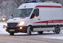 Автомобиль с маленьким мальчиком загорелся на парковке в Коми