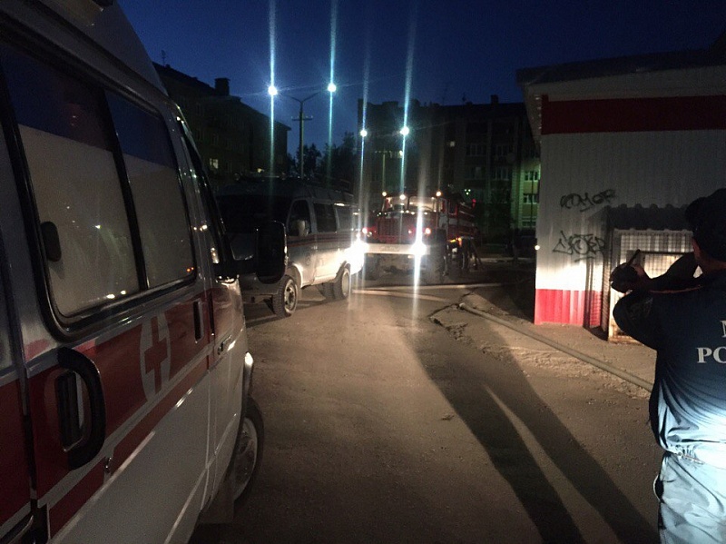 Ночью в Ухте тушили пожар Ночью в Ухте тушили пожар