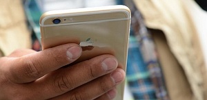 Россияне пожаловались на iPhone за кражу денег со счетов в роуминге Россияне пожаловались на iPhone за кражу денег со счетов в роуминге