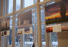 В аэропорту Сыктывкара открылась фотовыставка «Маньпупунер – гора малых идолов»
