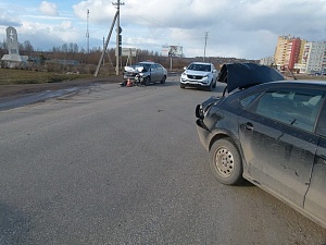 ДТП в Ухте: пострадали два человека ДТП в Ухте: пострадали два человека