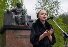 «К нему не зарастёт народная тропа»