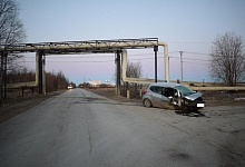 В Ухте водитель KIA Venga врезался в опору трубопровода