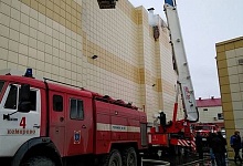 Глава МЧС опроверг информацию о сотнях погибших на пожаре в Кемерово