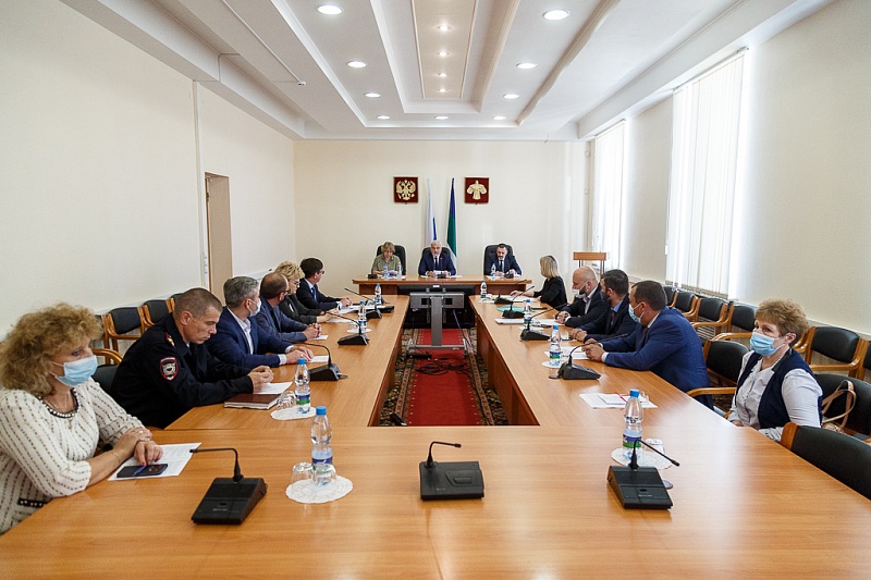 Владимир Уйба провёл заседание санитарно-противоэпидемиологической комиссии Республики Коми