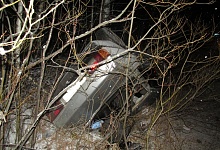 Под Ухтой пьяный водитель опрокинул свой автомобиль на крышу