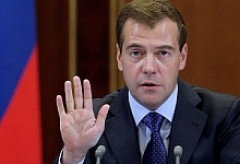 Медведев назвал "жуликами" власти Украины из-за долга перед Россией