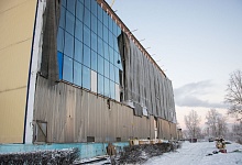 В бассейне «Юность» начался монтаж окон