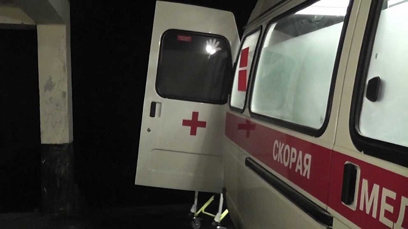 Жительница Ухты, спасая мужа от пьянства, ударила ножом соседа Жительница Ухты, спасая мужа от пьянства, ударила ножом соседа