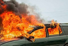 В Ухте сгорел ангар и пять автомобилей