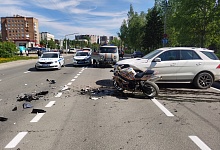 В Ухте водитель мотоцикла Suzuki после столкновения с Mercedes получил тяжелые травмы