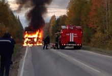 На дороге Ухта - Шудаяг загорелся автобус