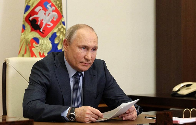 Путин поручил предусмотреть средства на индексацию зарплат силовиков выше уровня инфляции