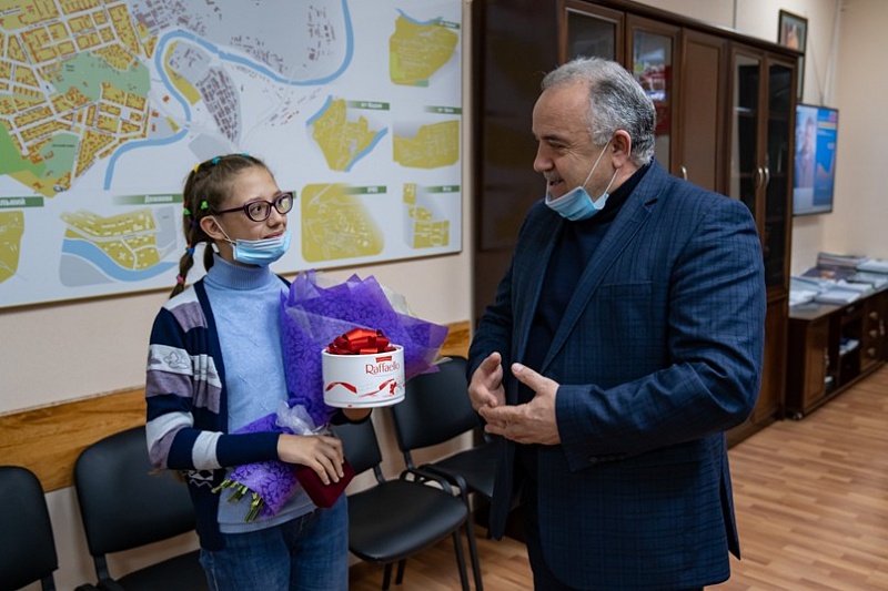 Участницу проекта "Ты-супер!" Валерию Верногорову торжественно встретили в Ухте Участницу проекта "Ты-супер!" Валерию Верногорову торжественно встретили в Ухте