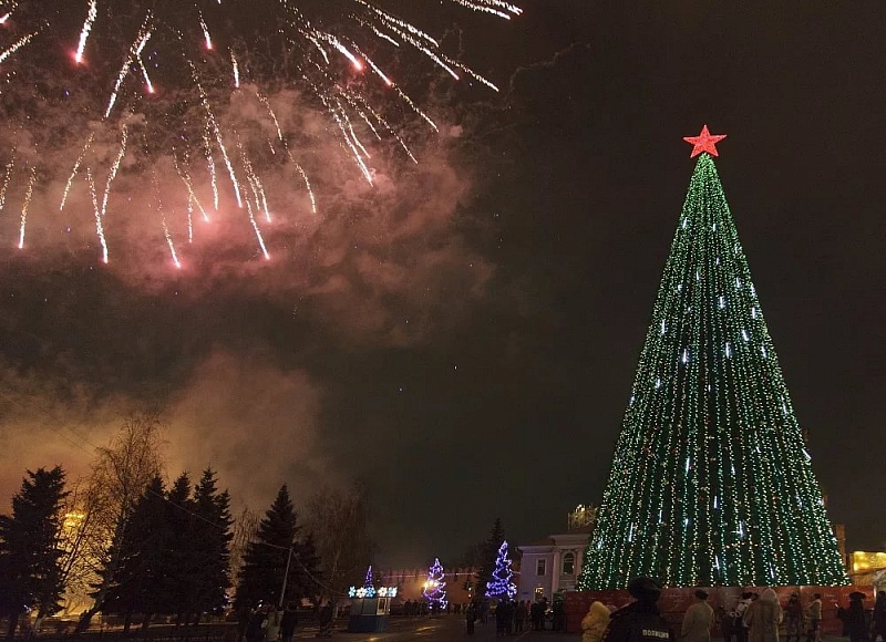 Самая Новогодняя Елка