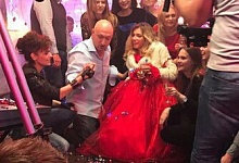 Певица из Ухты Юля Самойлова и Гоша Куценко записали новогодний клип