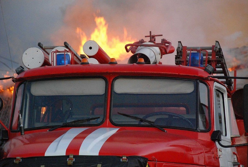 В Ухте пожарные спасли из огня шесть человек