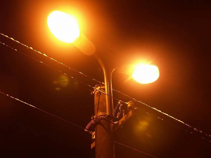 В ухтинском поселке Водный на 1,5 млн рублей модернизируют уличное освещение