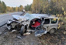 Под Сосногорском буксируемый КамАЗ сорвался со сцепки и врезался в "Ладу Ларгус"