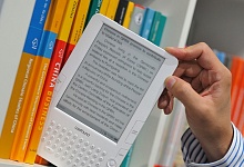 Бумажные книги снова стали популярней электронных