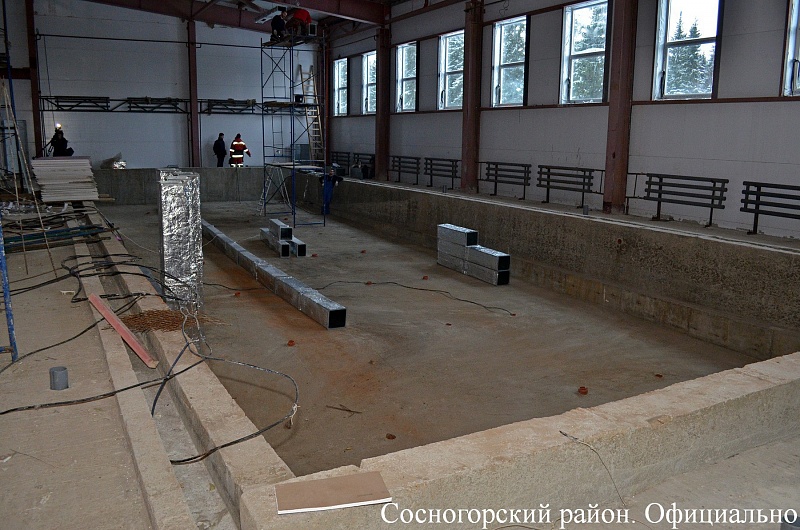 В Сосногорске продолжаются внутренние отделочные работы в бассейне