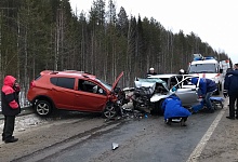 Под Ухтой на трассе в аварии погибла девушка