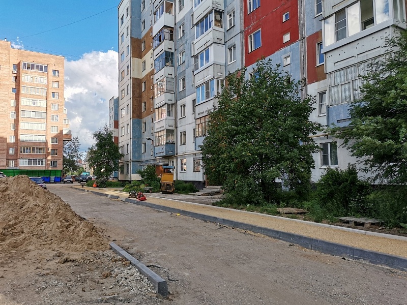 В Ухте благоустраиваются общественные пространства и дворовые территории В Ухте благоустраиваются общественные пространства и дворовые территории