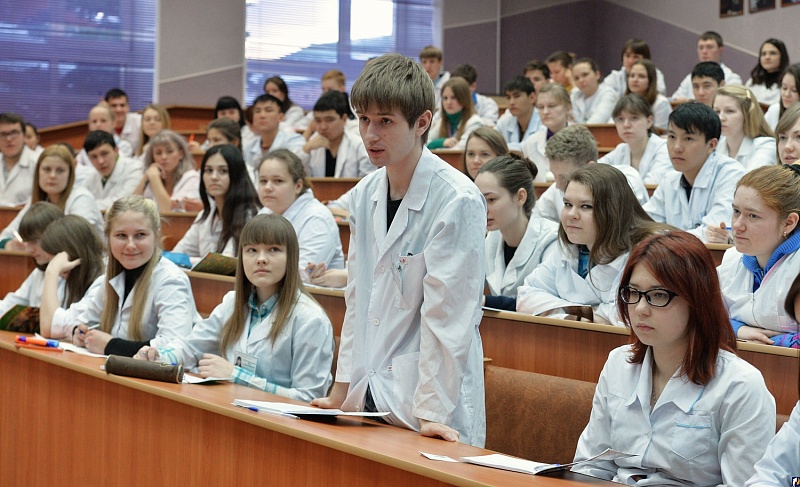 Медики Ухты встретились со старшеклассниками, ориентированными на медицинские специальности, и их родителями Медики Ухты встретились со старшеклассниками, ориентированными на медицинские специальности, и их родителями