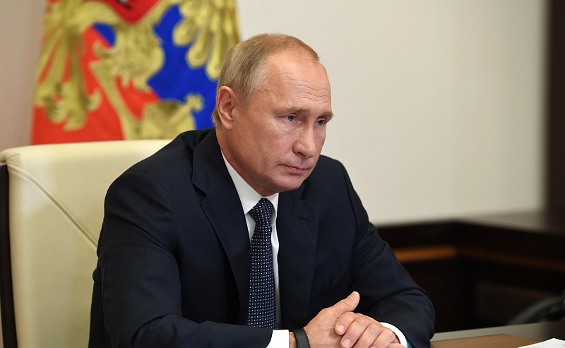 Путин подписал несколько социально значимых законов Путин подписал несколько социально значимых законов
